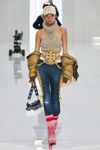 Look 27